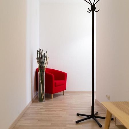 Great Tourist And Business Apartment Near Center Братислава Экстерьер фото